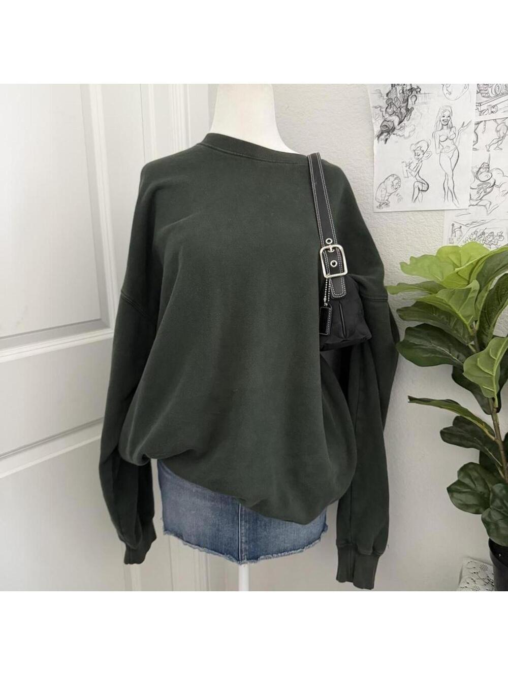Brandy Melville sweatshirt